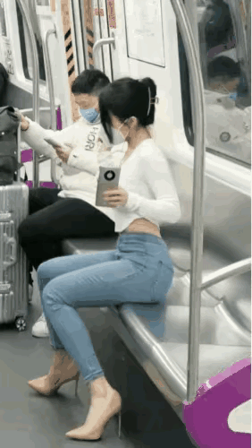 个子高还穿这么高的高跟鞋，男朋友表示压力很大。