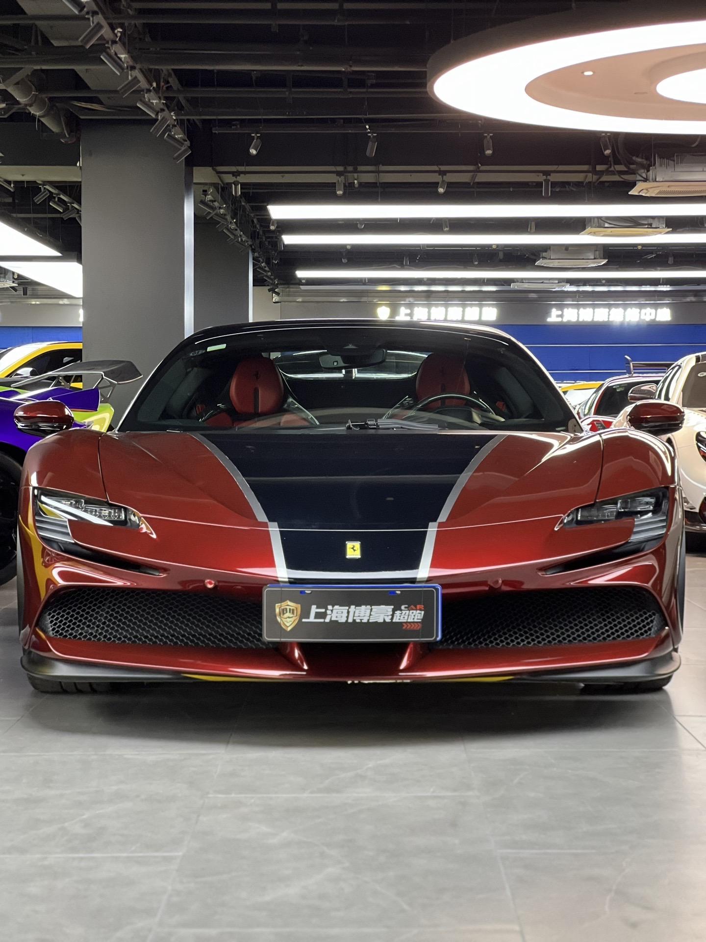 法家插电混动旗舰车型。最新到店法拉利SF90 Spider 原车黄外 红内赛道座椅
作为二手来说 比优惠完的新车新技术更高
全新的车机系统 全新的外观及内饰造型
说实话差不多价格 我可能会放弃812GTS
你怎么看❓