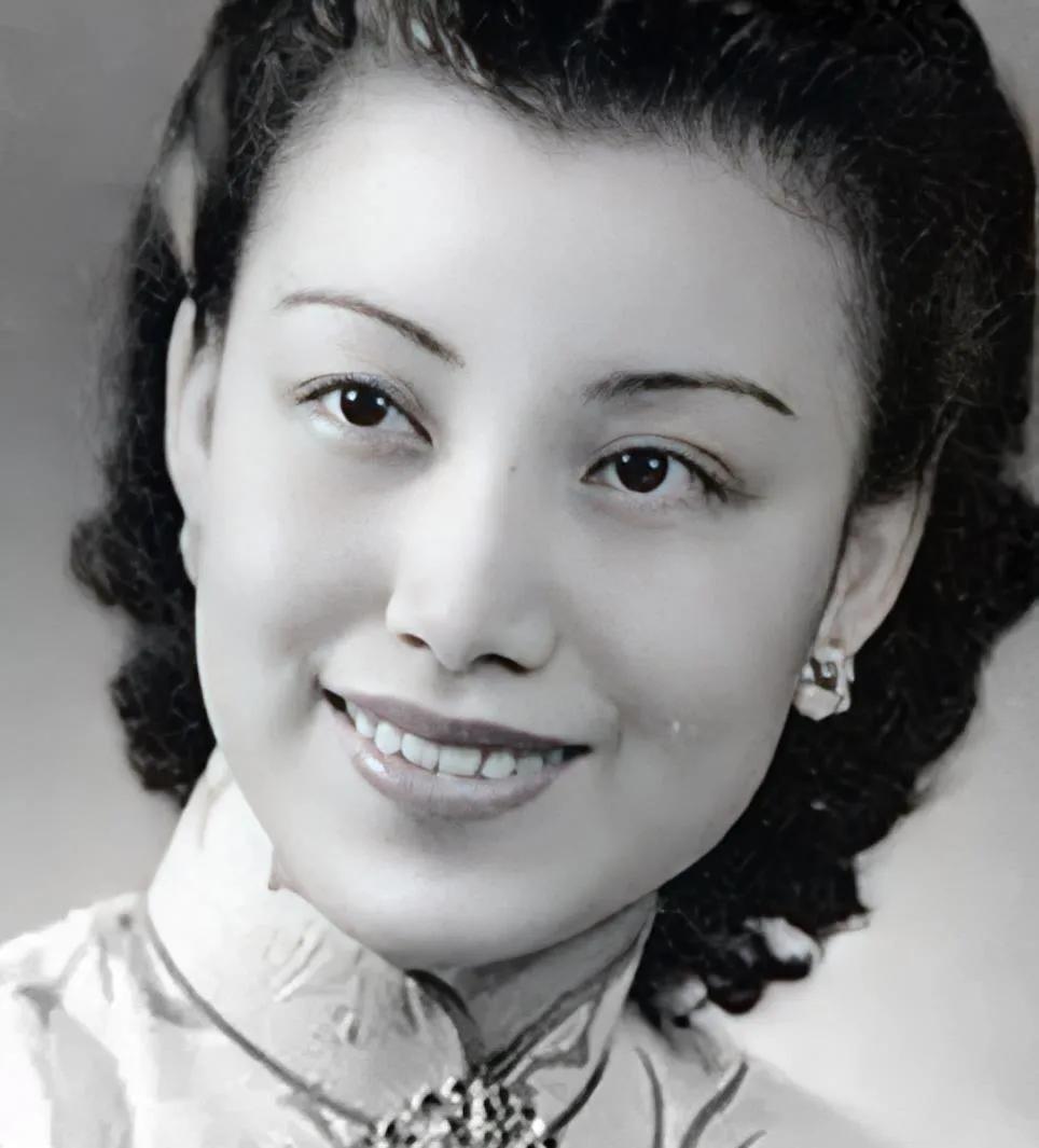 王映霞（1908—2000），浙江杭州人，原名金宝琴，后过继给外祖父王二南，改名