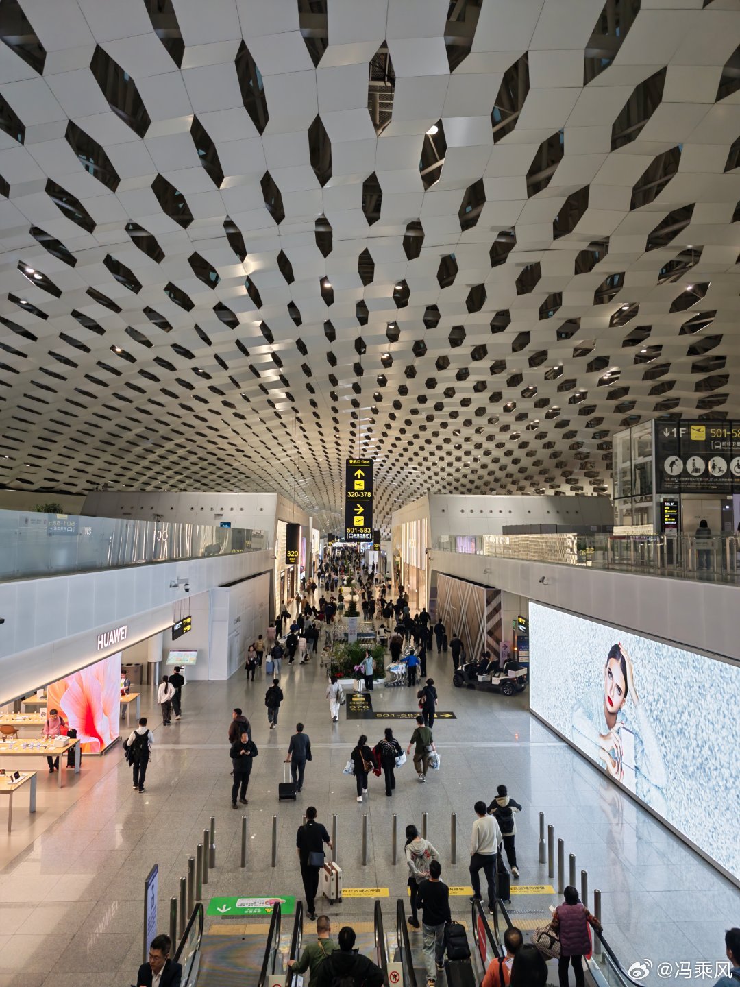 26年第一飞去海南，封关后第一次去，帮大家去感受一下免税价。 深圳·深圳宝安国际