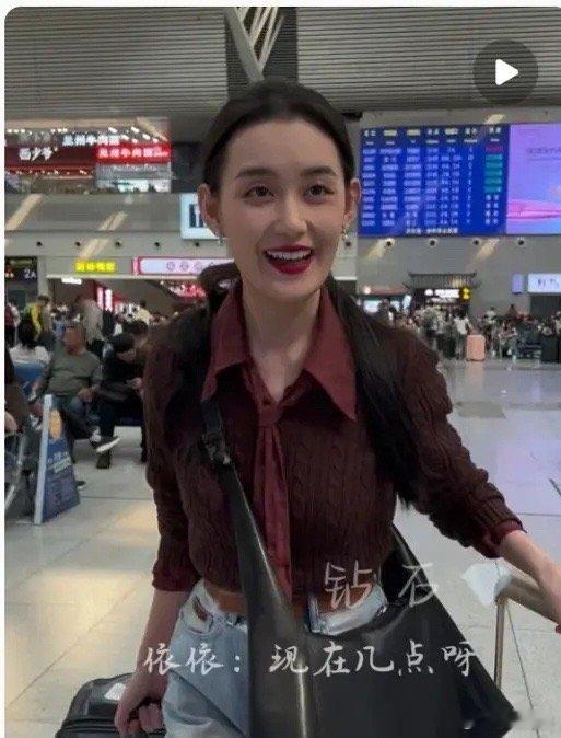 蒋依依为什么选择这样的妆容啊，越发老气了[哆啦A梦害怕] ​​​