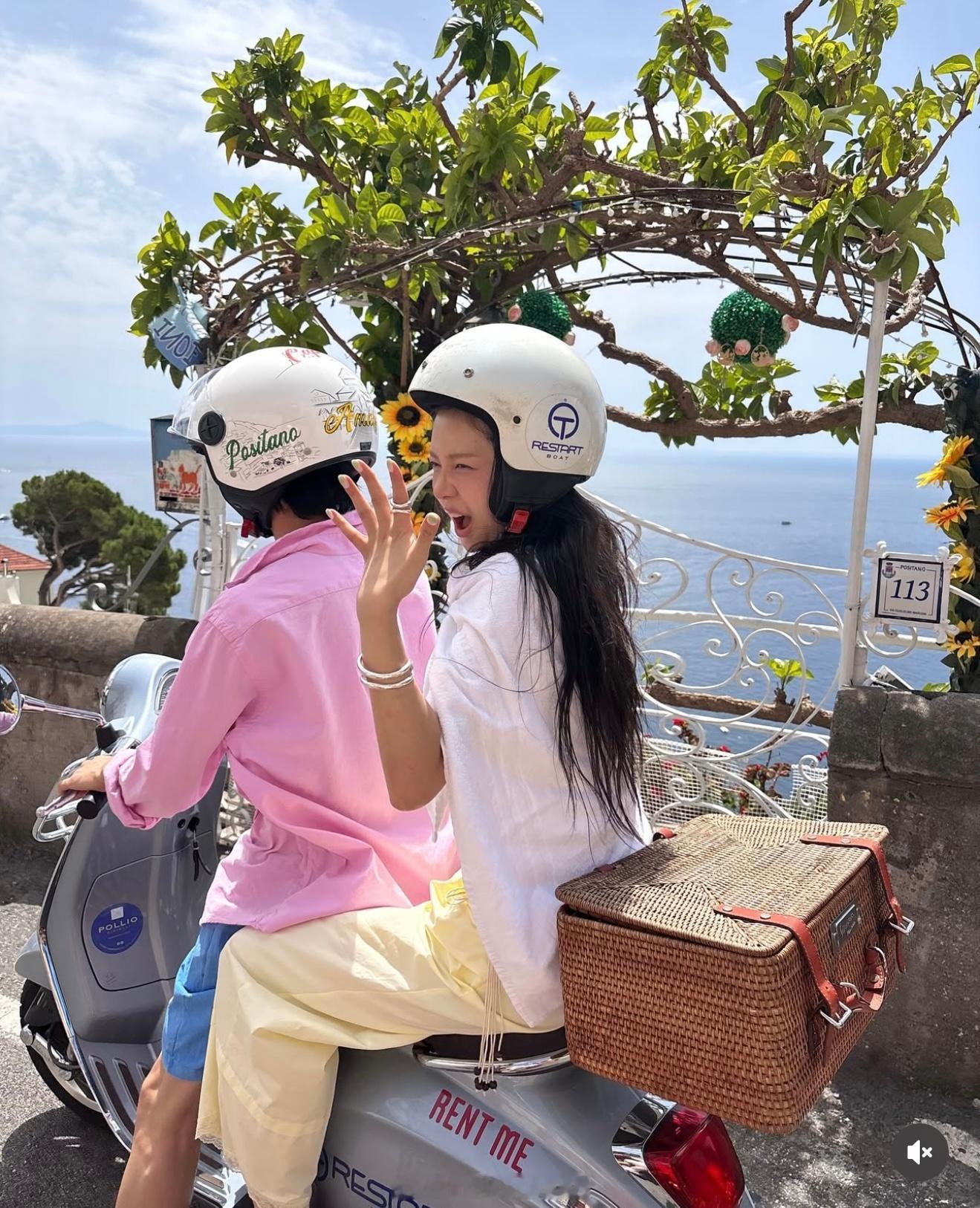 穿搭分享 连续更新第2531天韩国时尚女生日常搭配☀️韩系穿搭超能新星汇新星v计