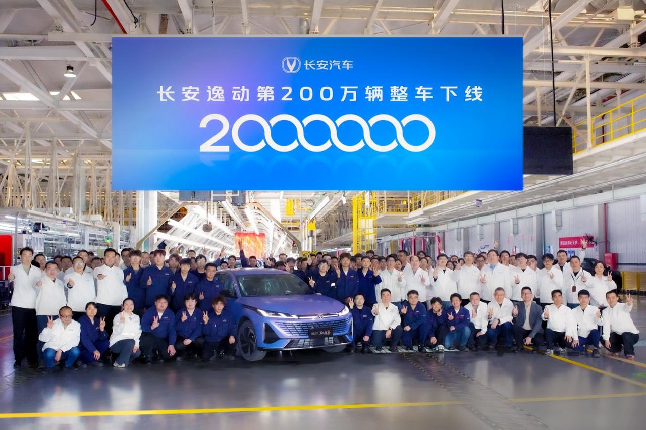 长安蓝鲸超擎不搞理想工况，只拿公证数据说话吗？
不得不说，北京车展能聊的事儿真不