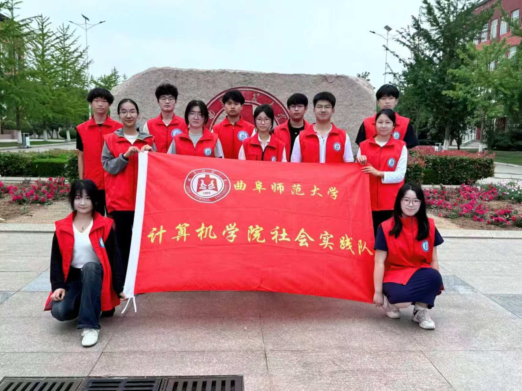 秦岭笑谈 为助力乡村语言文化建设，提升村民通用语言应用能力，8月8日，曲阜师范大
