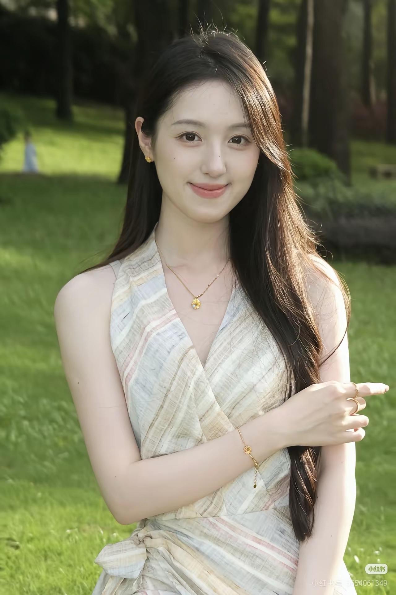 你心中的美女是什么样子漂亮女孩，长相漂亮，身材苗条
