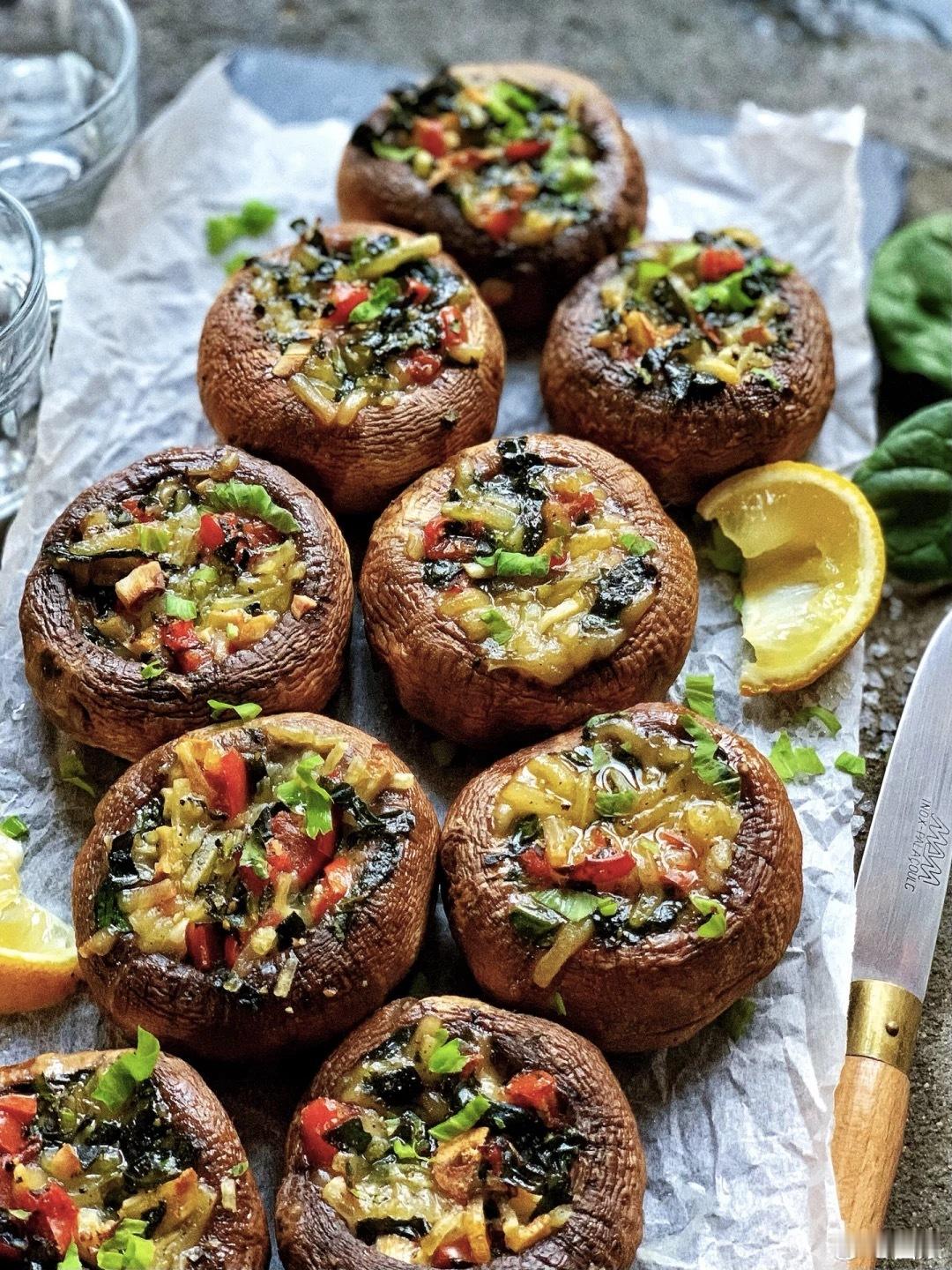 家人为桌坐，来年喜乐多。是的，你没看错，囤妹今天要给大家推荐几道年夜饭必备菜谱。