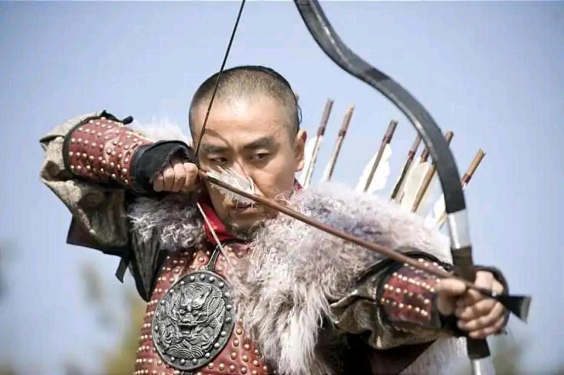 明军火绳枪这么强，还打输了？因为，八旗军根本就不和明军拼火器对射，上来就上一轮红