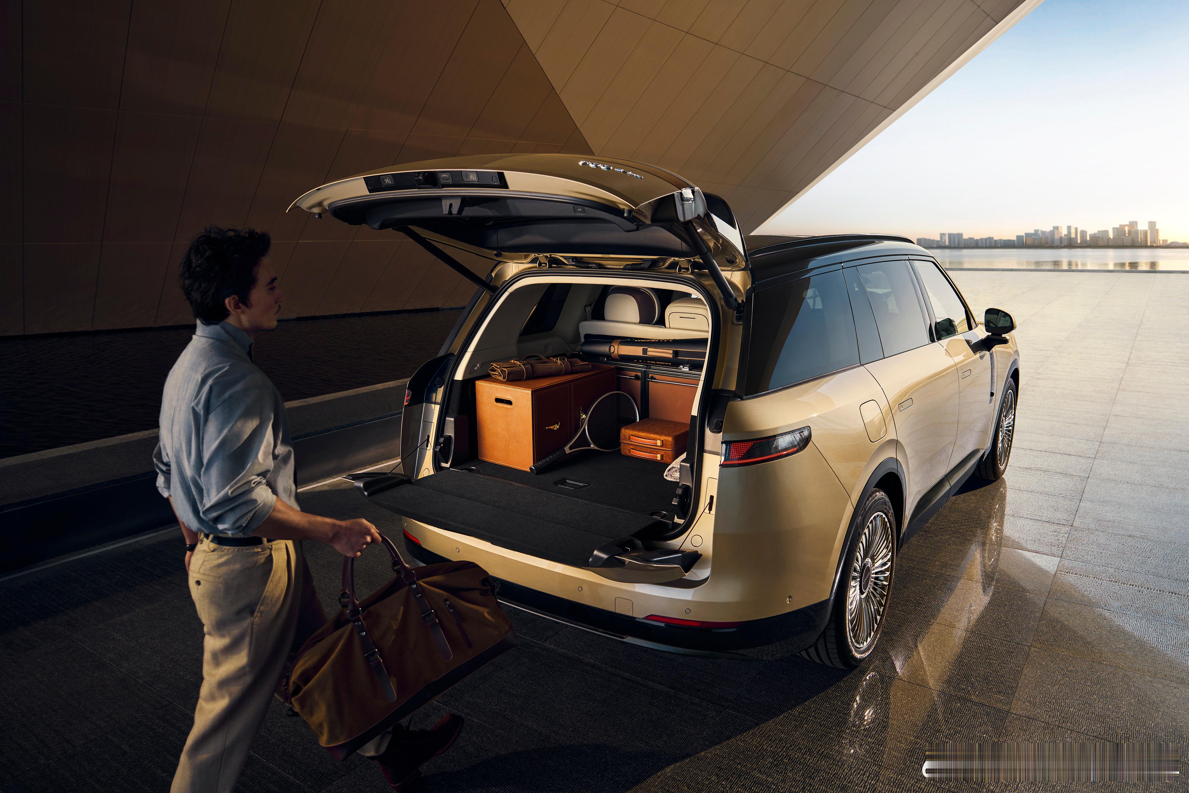 领克900为什么要做这么大的五座 领克900大五座来了，还得是大五座，空间用满，