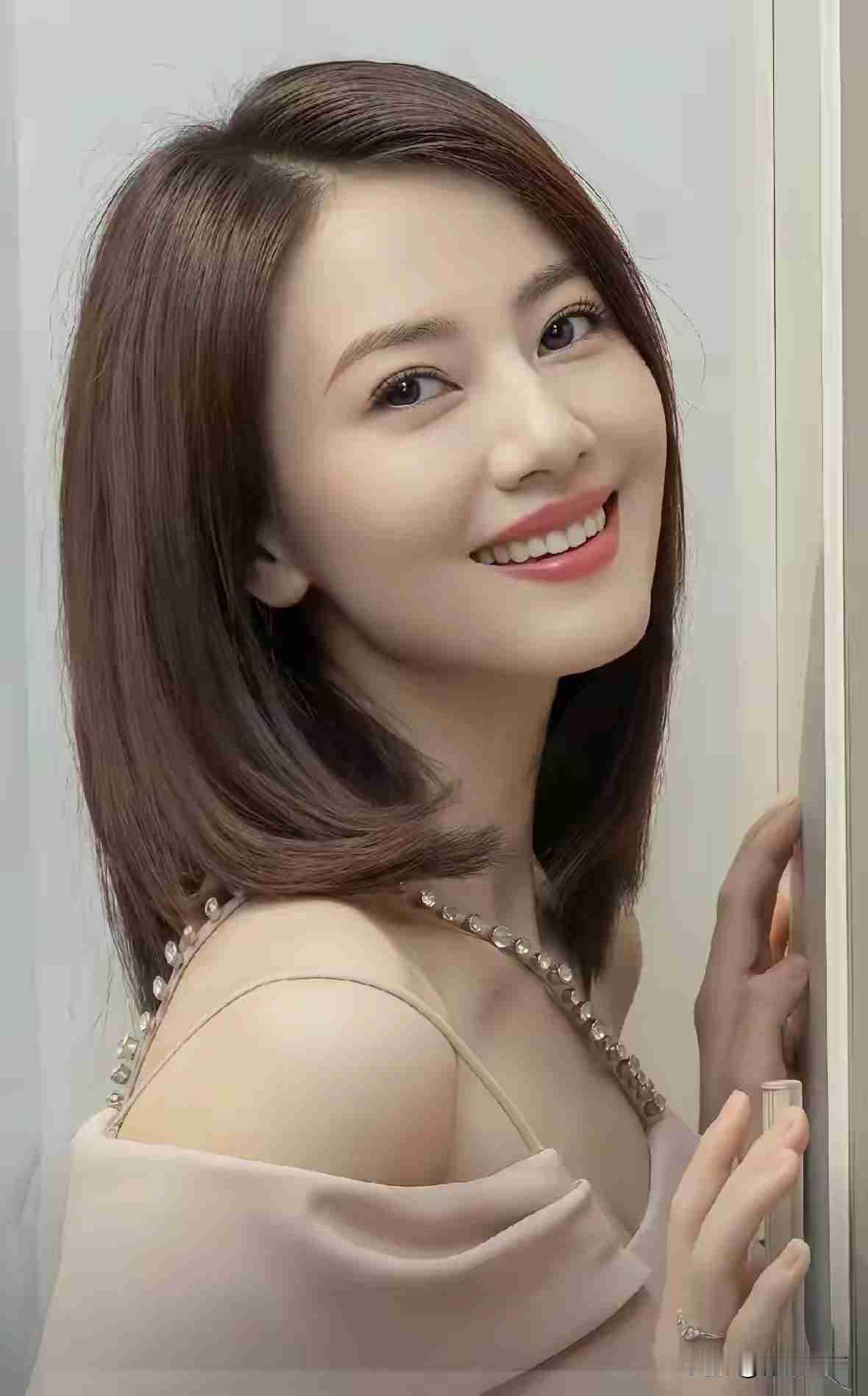 最通透的高知父母：高圆圆父母的教育，看懂才知什么叫大格局
 
一直以来，有一件事