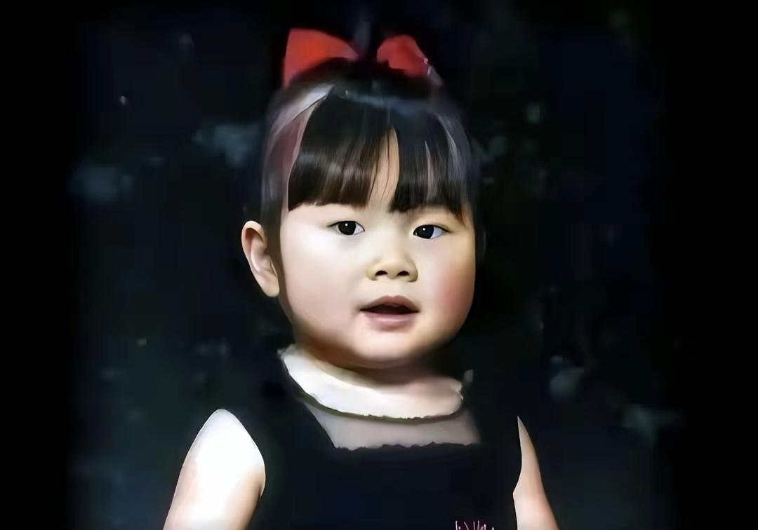 被美国养父母虐待14年的湖南女孩，终于讨回公道，2960万美元！
 
2004年