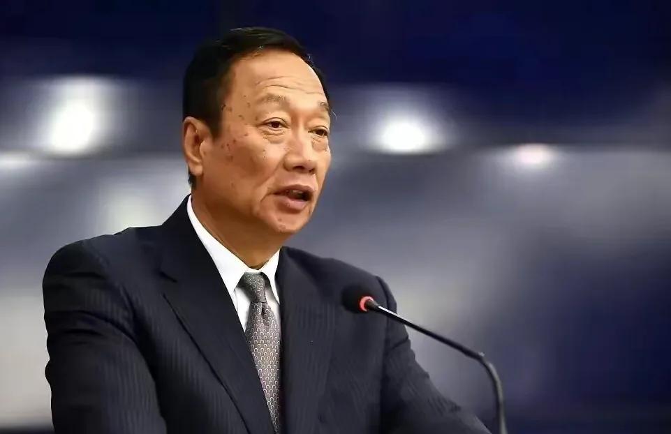 郭台铭退居富士康管理幕后，公司由刘扬伟身兼董事长和CEO要职。但是刘表示公司管理