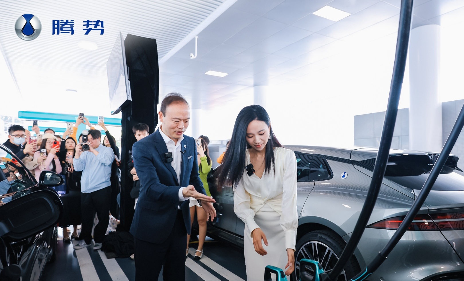 全球首台搭载比亚迪第二代刀片电池、闪充技术的车--新款腾势Z9GT的车主挺美的