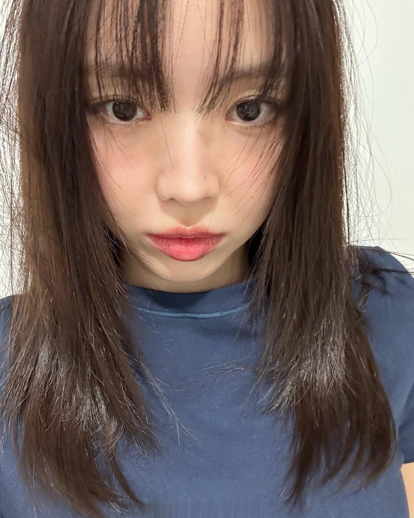 #明星私服搭配[超话]# 孙娜恩 更新ins 怎么看着越来越青春了[彩虹屁] ​