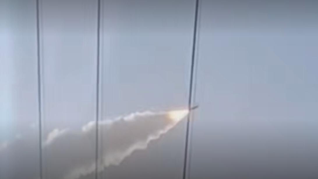 美伊冲突持续升级，双方军事对抗不断激化。美军宣称已打击逾两千个伊朗目标，以强势攻