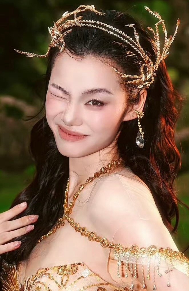 一直以为氧化菊是小网红，没想到咖位堪比明星 
