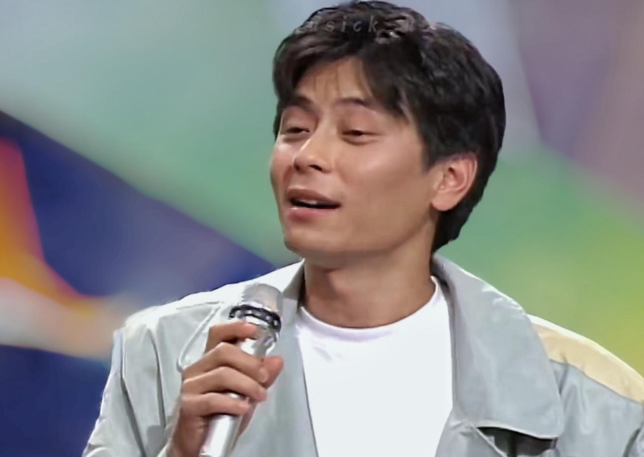 娱乐圈的四大未解之谜！

1.王杰的嗓子是谁弄坏的；

2.陈坤的儿子是哪来的；