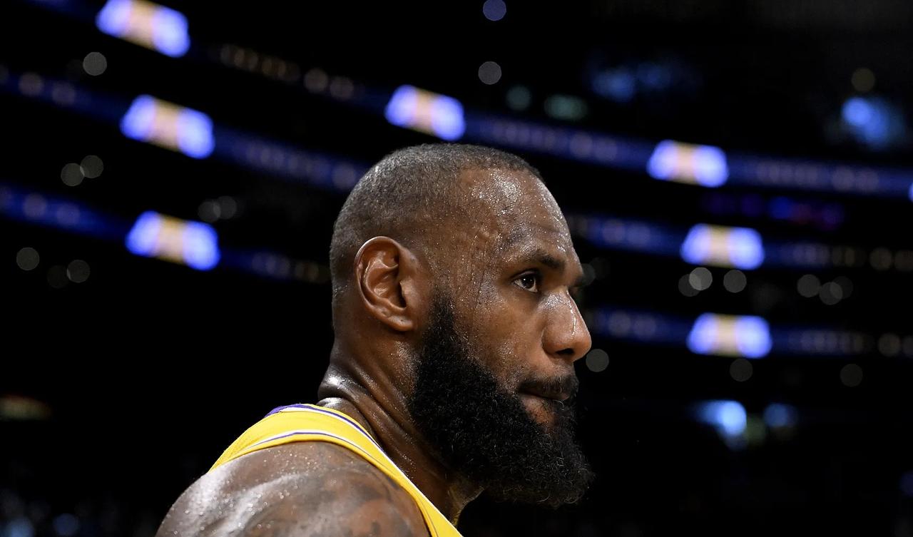 分道扬镳! 湖人明确表示不会再为詹姆斯提高任何合同!

今日，ESPN名记Ram
