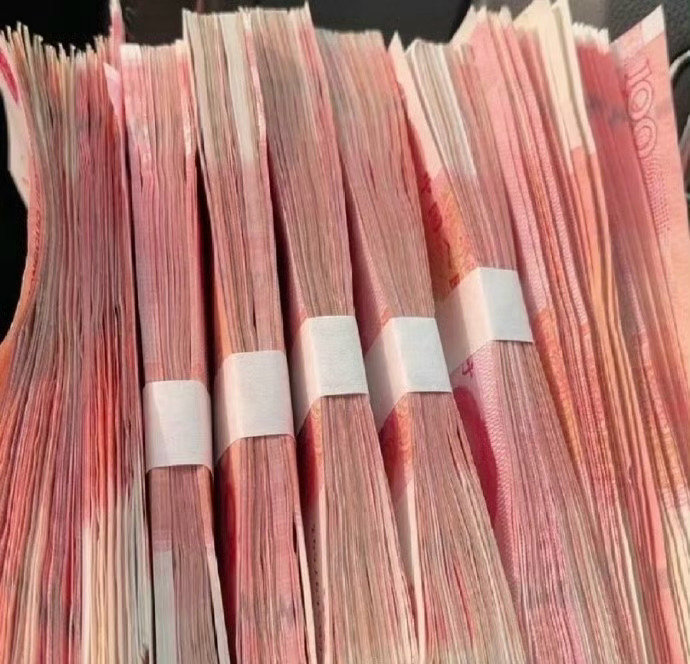 灵，转赞，10月份，好运飙升，财富运飙升，接下来你会像开挂了一样顺利。 