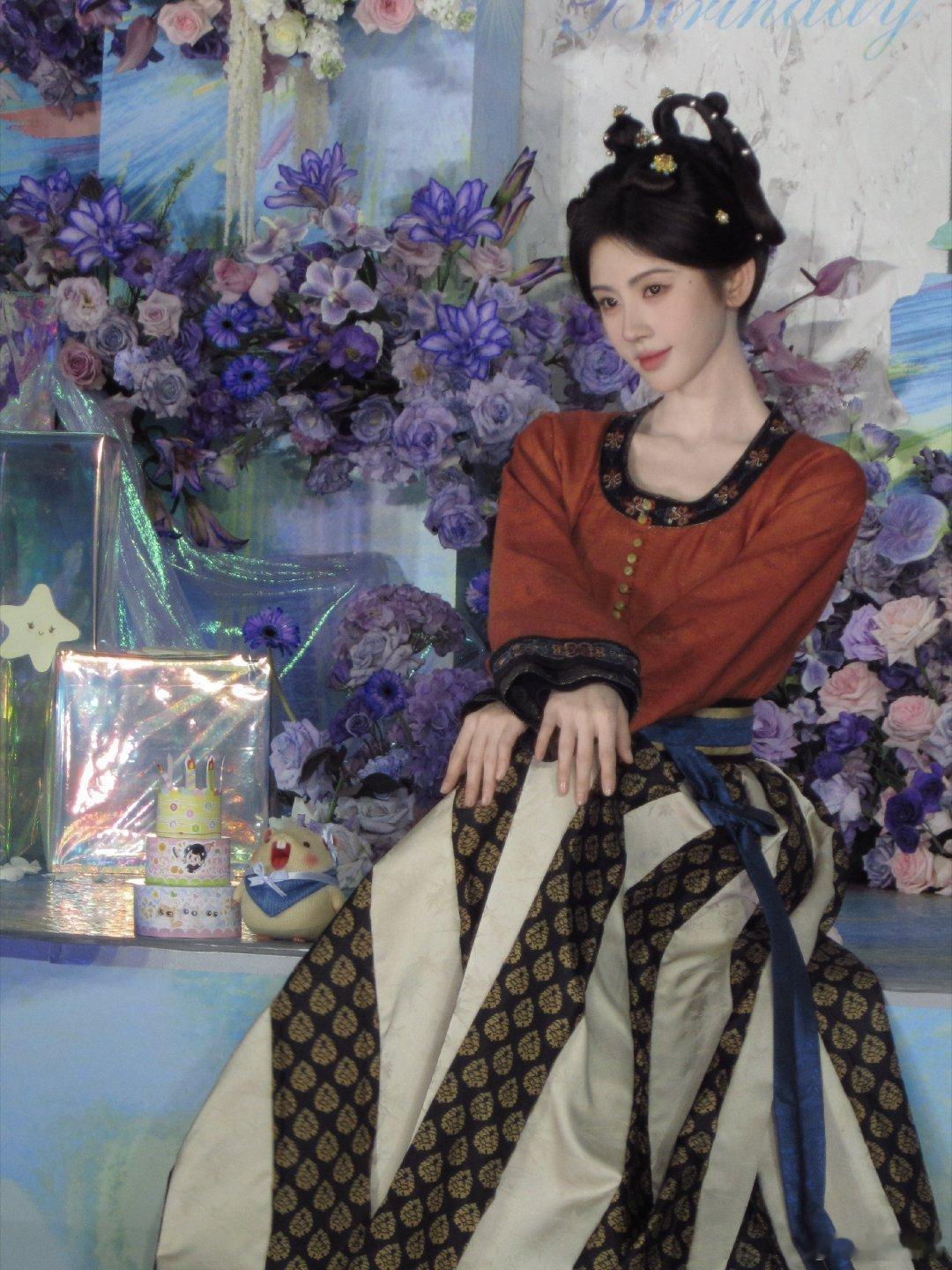 鞠婧祎阿黛jjy鞠婧祎来战jjy"我的月亮永悬不落我的向日葵永远向阳而开我的爱意