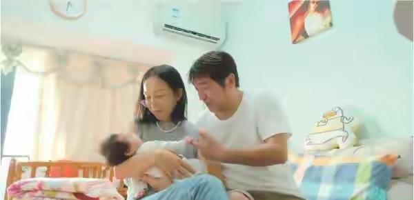 三年的时间，不足以完全抹去失去的伤痛，但新生的到来，像一束光，照亮了曾经灰暗的日