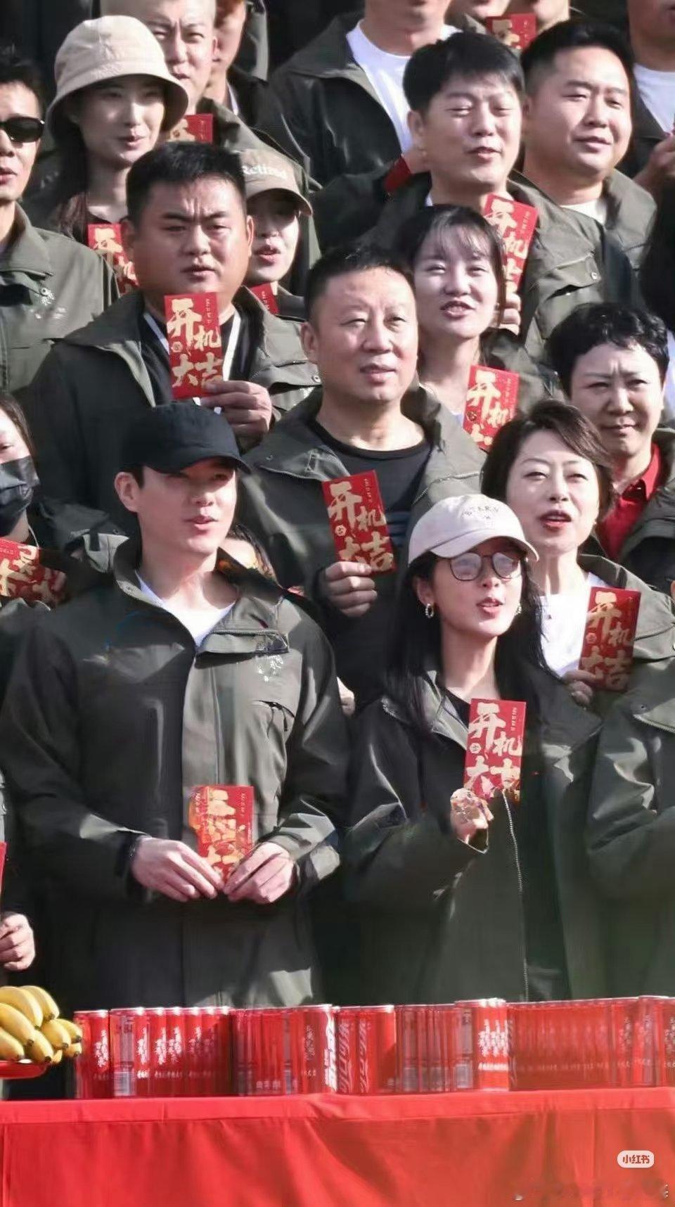 杨紫《玉兰花开君再来》今日开机，观看开机女主海报就充满了期待。 