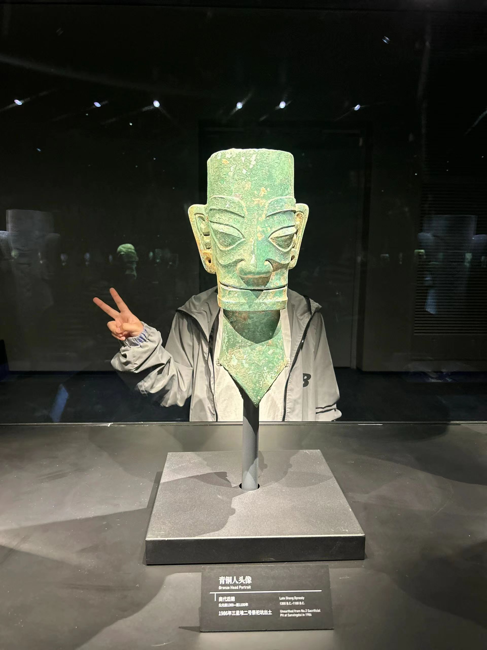 在三星堆博物馆拍的照片，这届网友是懂拍照的[跪了] ​​​