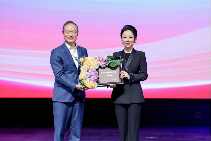 腾势之夜暨第30万辆D9交付，“九球天后”潘晓婷成为新“势友”
11月29日，在