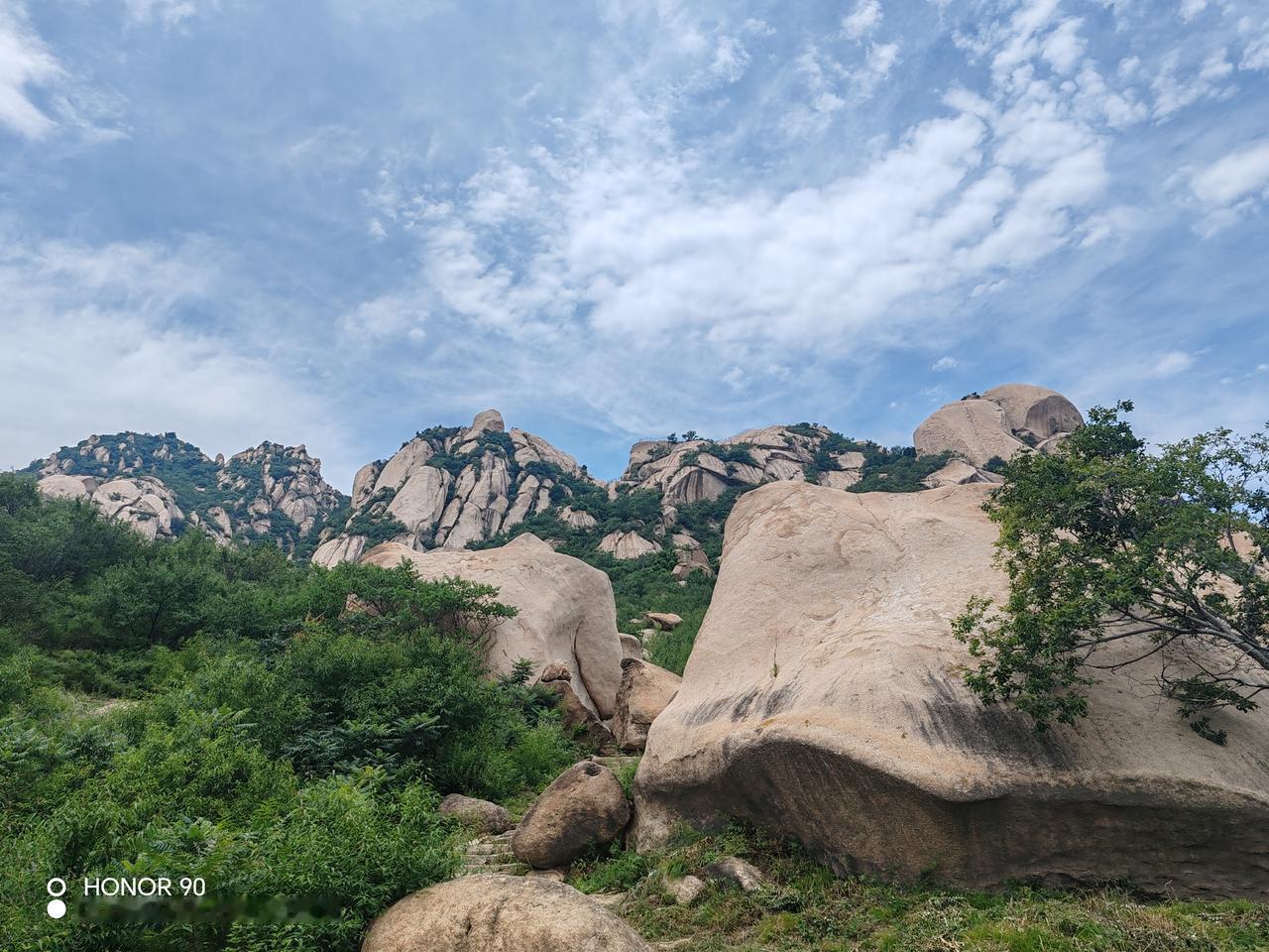 在北京后花园白虎涧，我们仅走了一个小循环。路线自景区入口起，依次经过 *回仙洞.