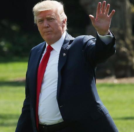 这两天看特朗普的发言，感觉像在刷短视频，上一条还在怼鲍威尔不降息，下一条就突然对