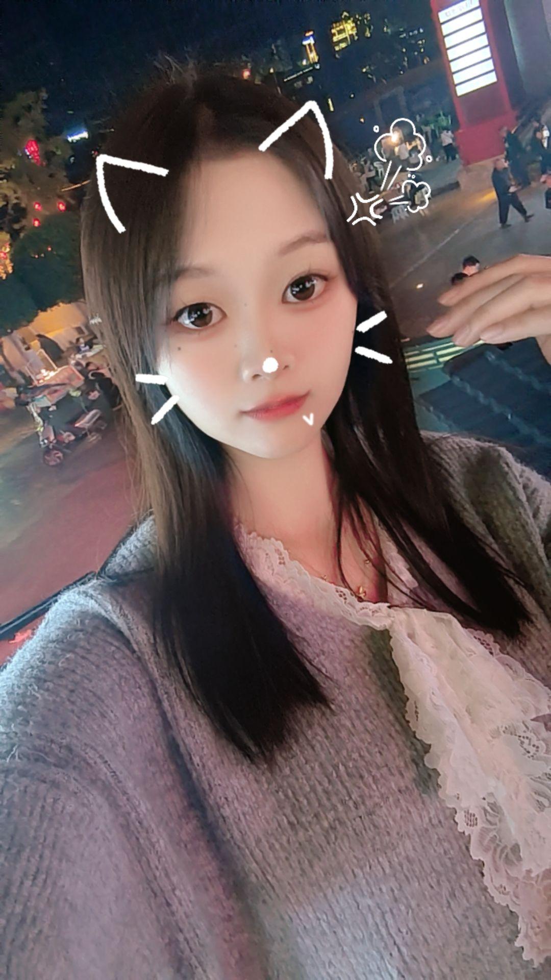 如果有人宠，就做个幸福的小女人。 如果没有，那就做个坚强的女汉子。