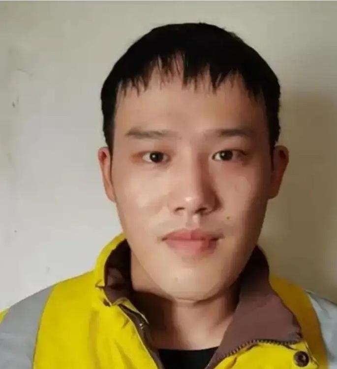 2018年杭州，刚入行两个月的21岁外卖员叶阳辉接到了一单特殊的配送。
 
订单