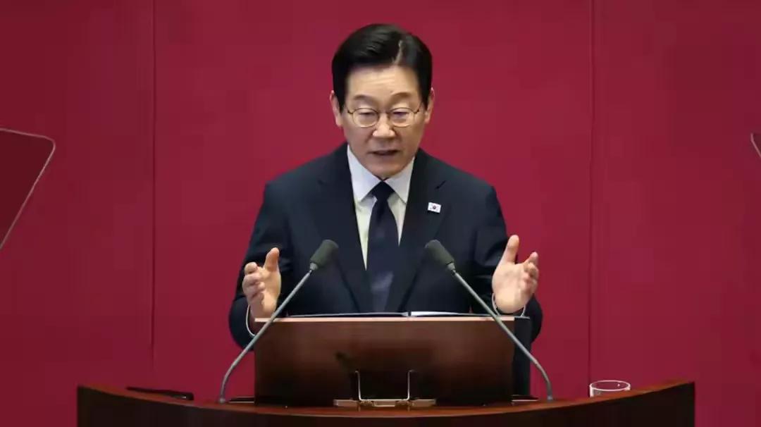 韩国挺不住了，已经开始站队了，韩国给伊朗援助50万美金作为人道主义援助。

说白