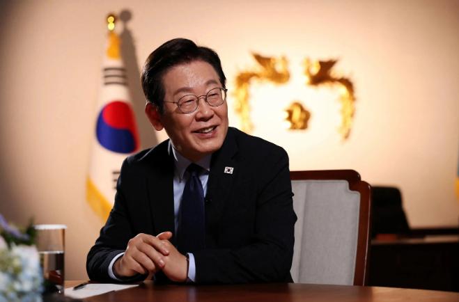 这一次李在明没给特朗普留一点体面！在美国刚刚宣布要建立“关键矿产联盟”第二天，韩