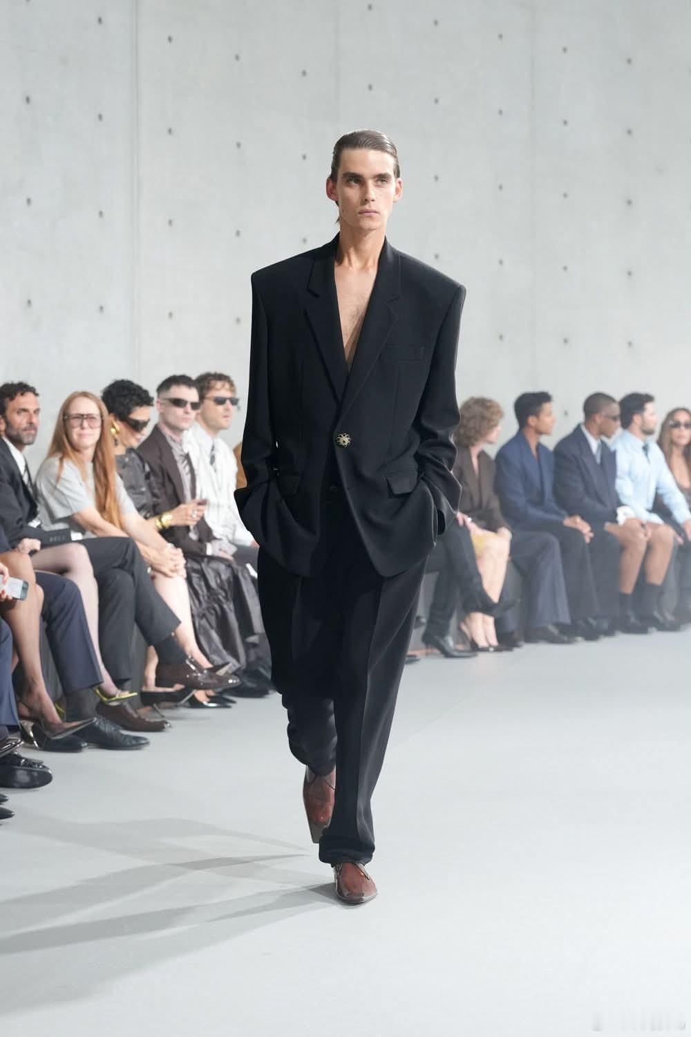 男装周 Saint Laurent  Spring 2027 Menswear 
