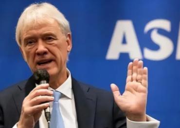 中国还有一大招没放出来，假如荷兰对正在使用的光刻机不维护、不维修的话就是违约！