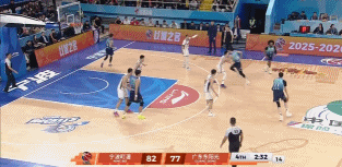 宁波都已经不用法尔了，广东还在漏宁鸿宇，那活该你输啊。宁波男篮vs广东男篮广东宏