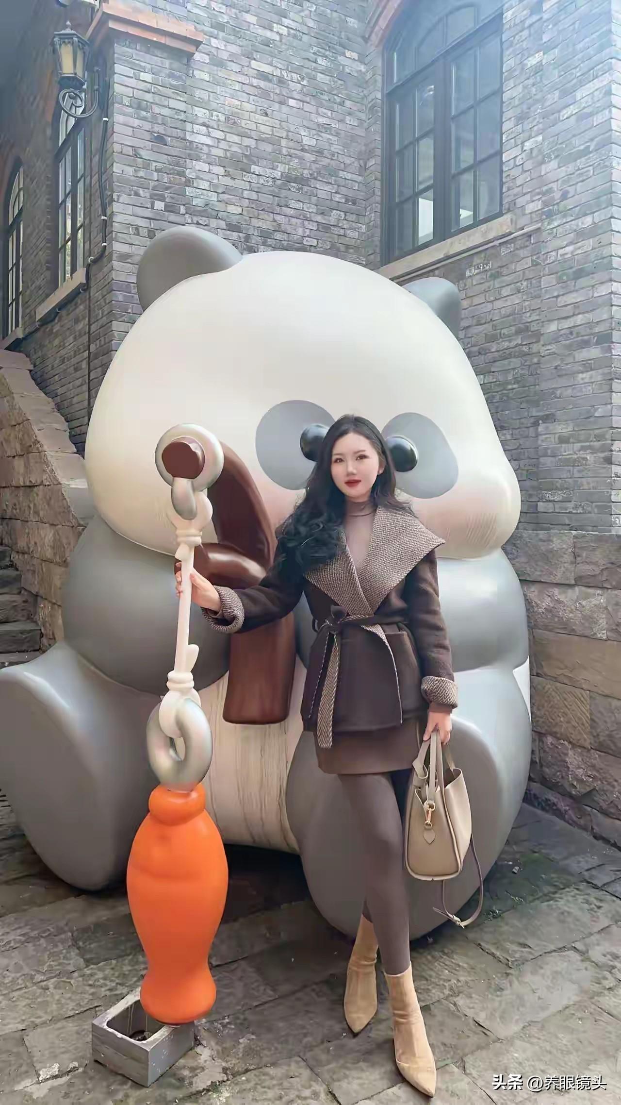 打卡超萌熊熊雕塑，可爱到爆！🐻💕