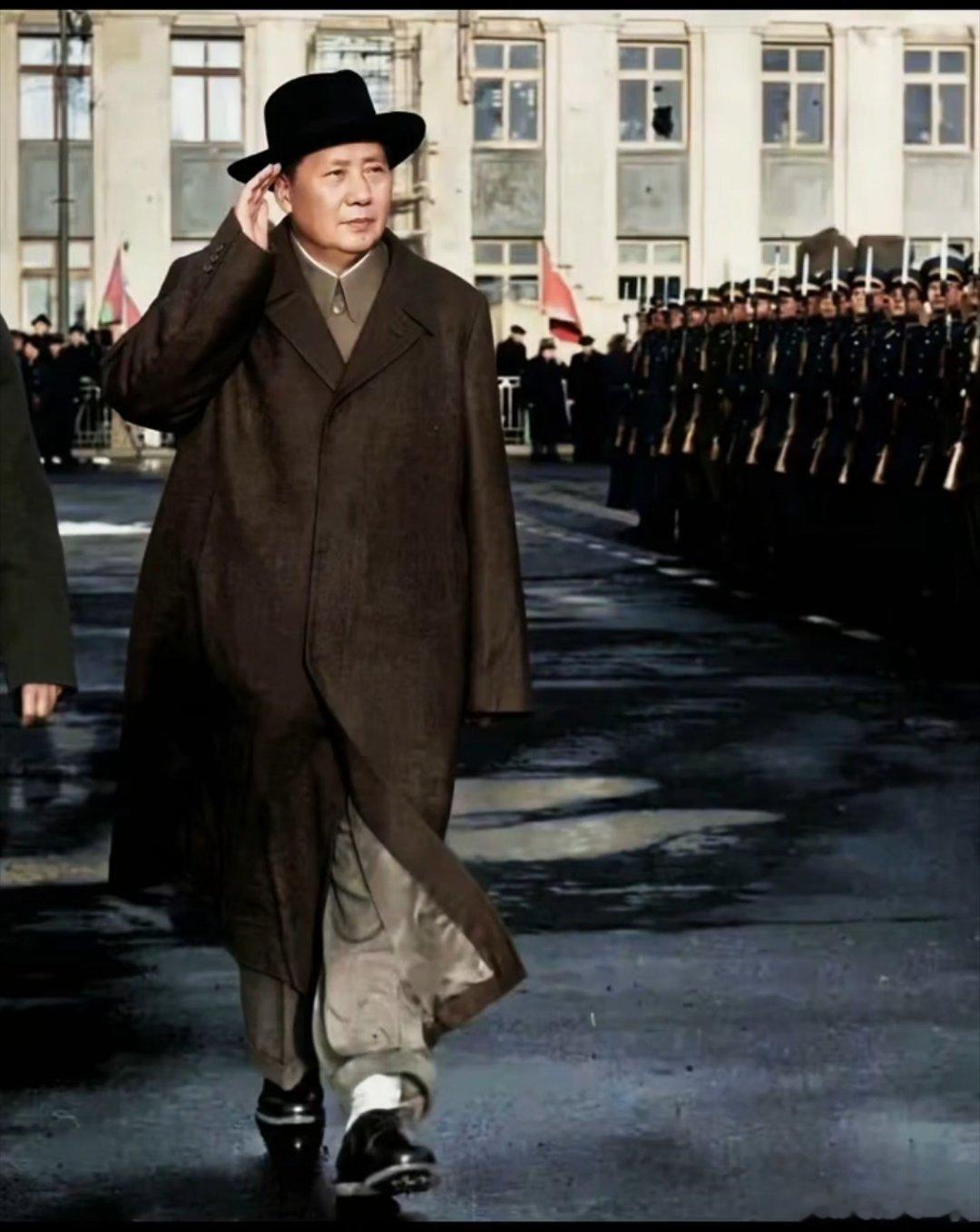 他是东方的红太阳 