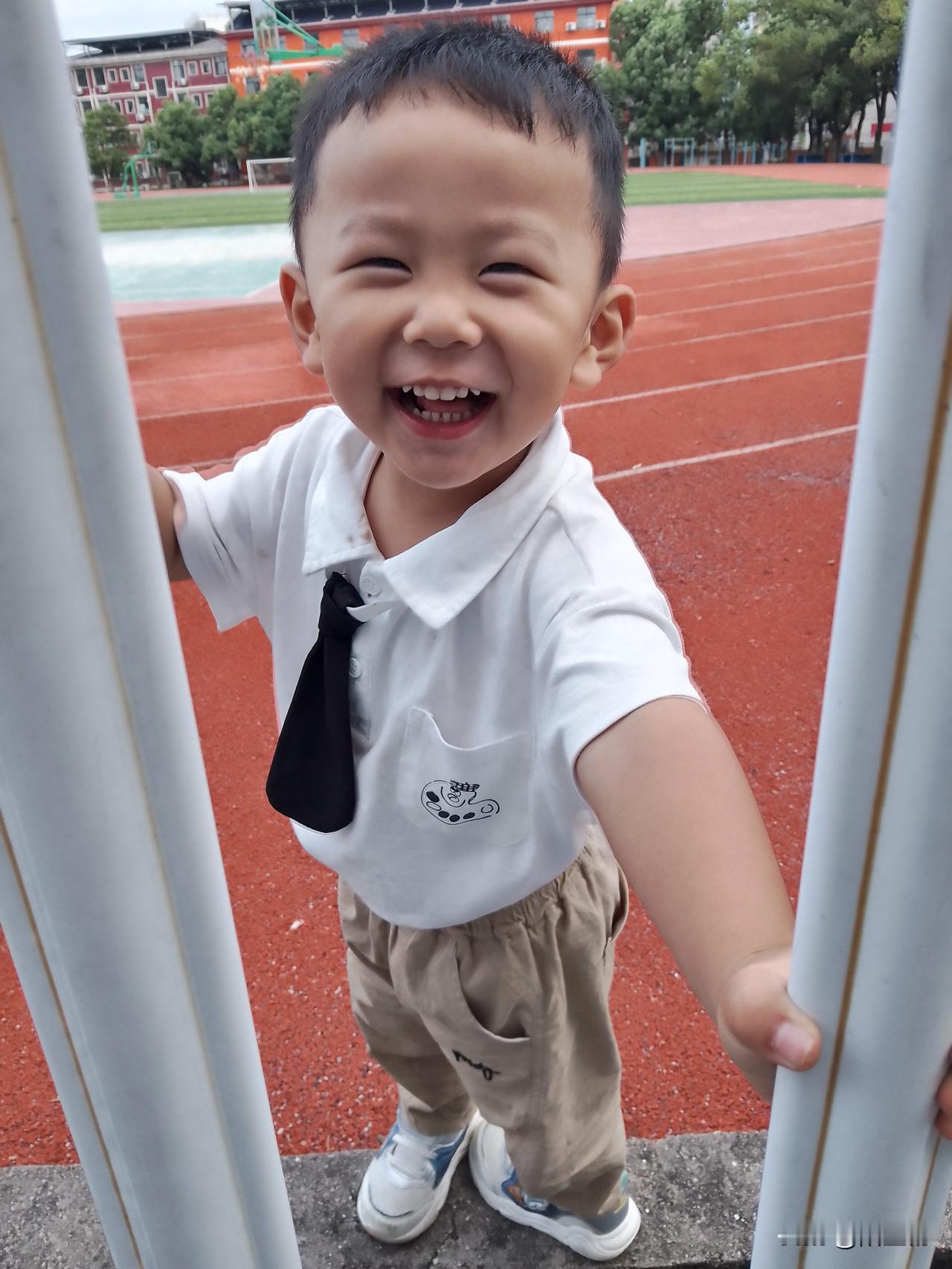 从1800锐减到300，惊悚得我难以置信，难以理解！
小孙木子闹着要去幼儿园，前