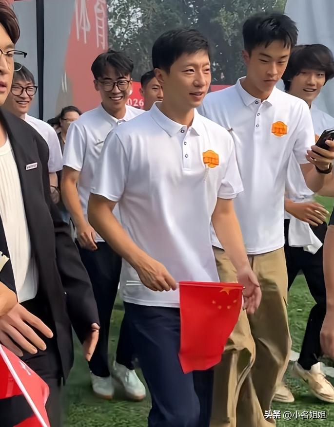 我认为马龙最牛的事

不是拿了6块奥运金牌，也不是当了乒协副主席，而是38岁还能