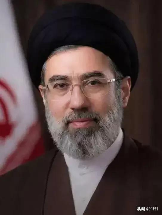 全网炸锅！哈梅内伊次子穆杰塔巴“带伤上任”引爆全球！美以空袭中他痛失父亲、妻儿等