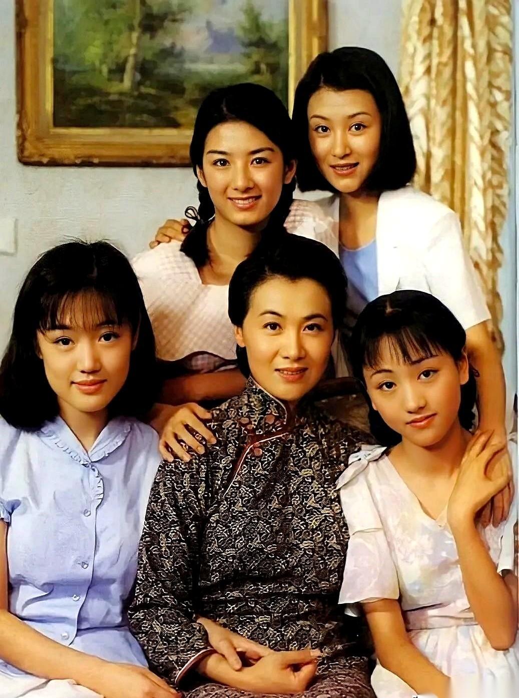 就这张照片，你现在拿去，问任何一个制片人，他敢不敢凑齐这个局？
我敢说，十个有九