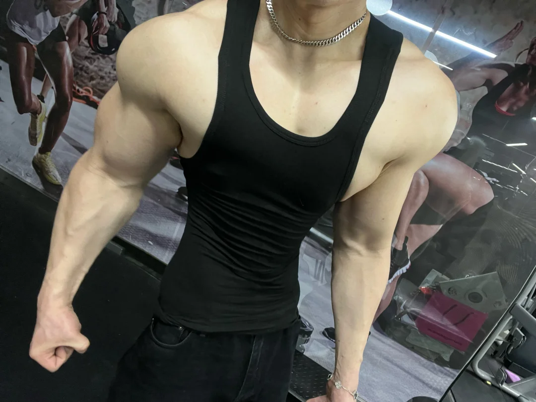 白皮之宽肩窄腰薄肌
