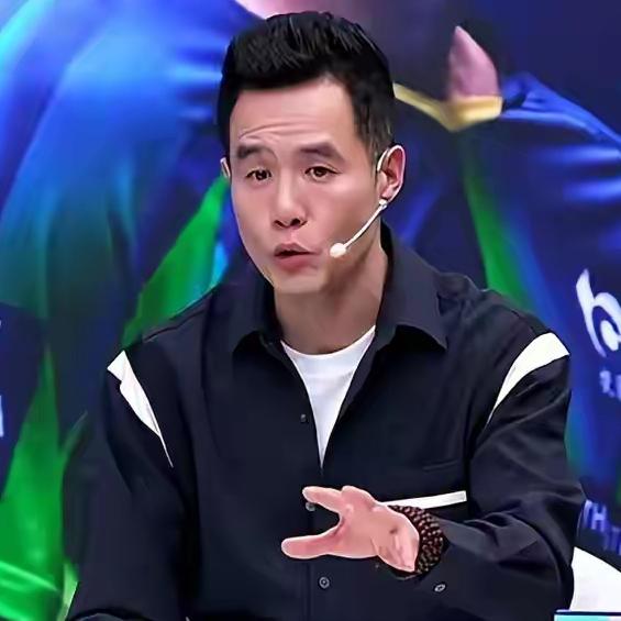 国乒前辈刘国正对小将黄友政连续输球的现象，给予中肯的评价，他表示：黄友政目前缺的