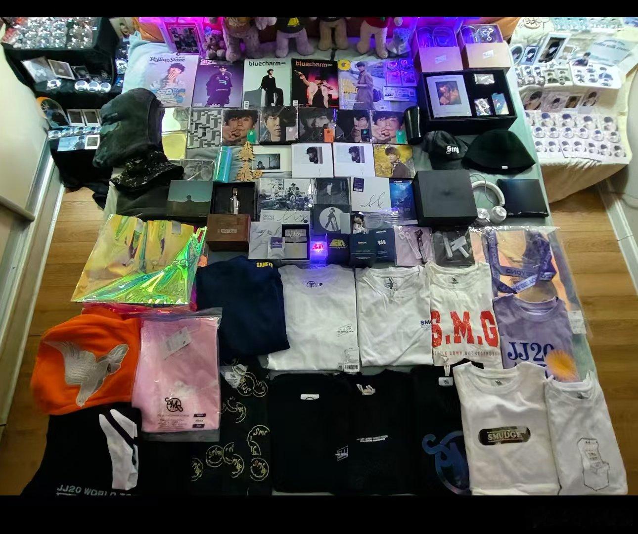 林俊杰脱粉粉丝出周边曝林俊杰粉丝出周边林俊杰脱粉粉丝出周边，正常歌迷谁买这么多这