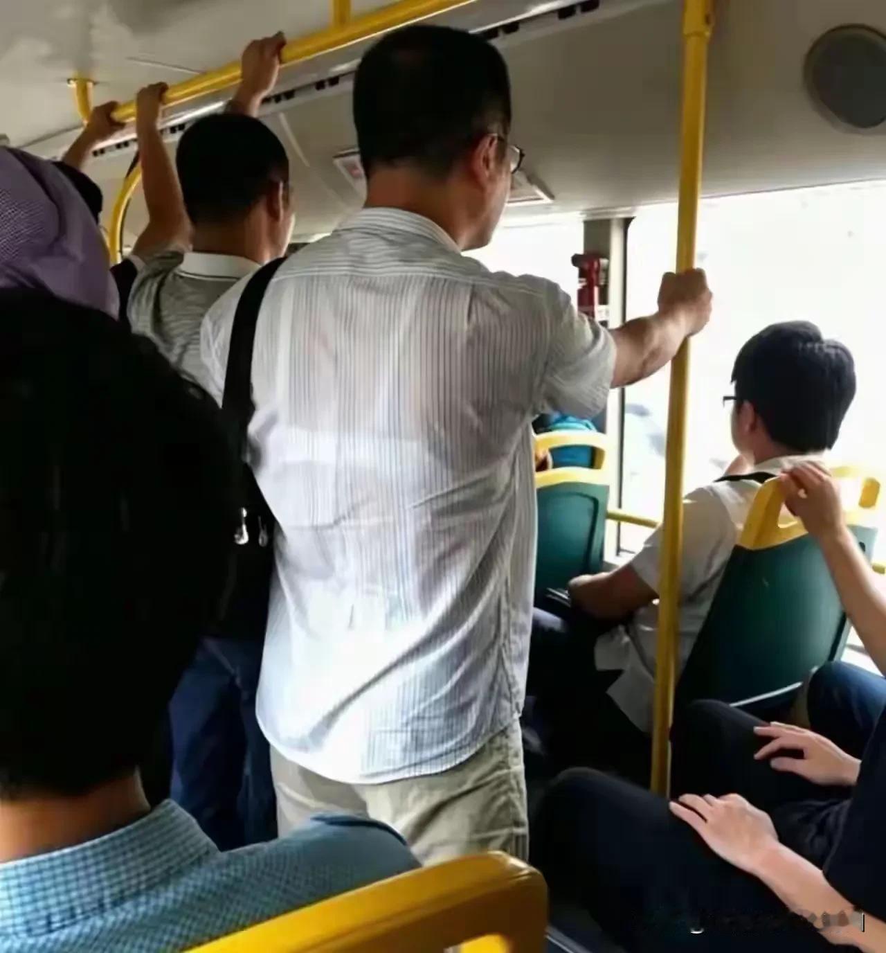 这……是我看花了眼吗，还是我七想八想想多了？[黑线][黑线][黑线]