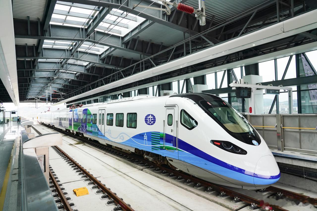 台风蔷琵将至宁波轨道交通12号线有出行提醒 记者从宁波市交通运输局了解到，台风“