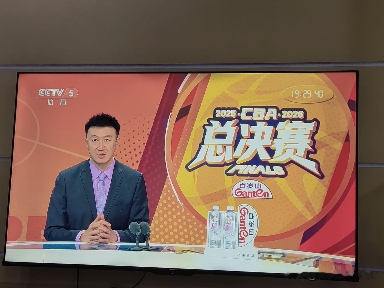 2026CBA终结之战，今晚将在上海上演！
毕竟等待二十多年，18000人球迷到