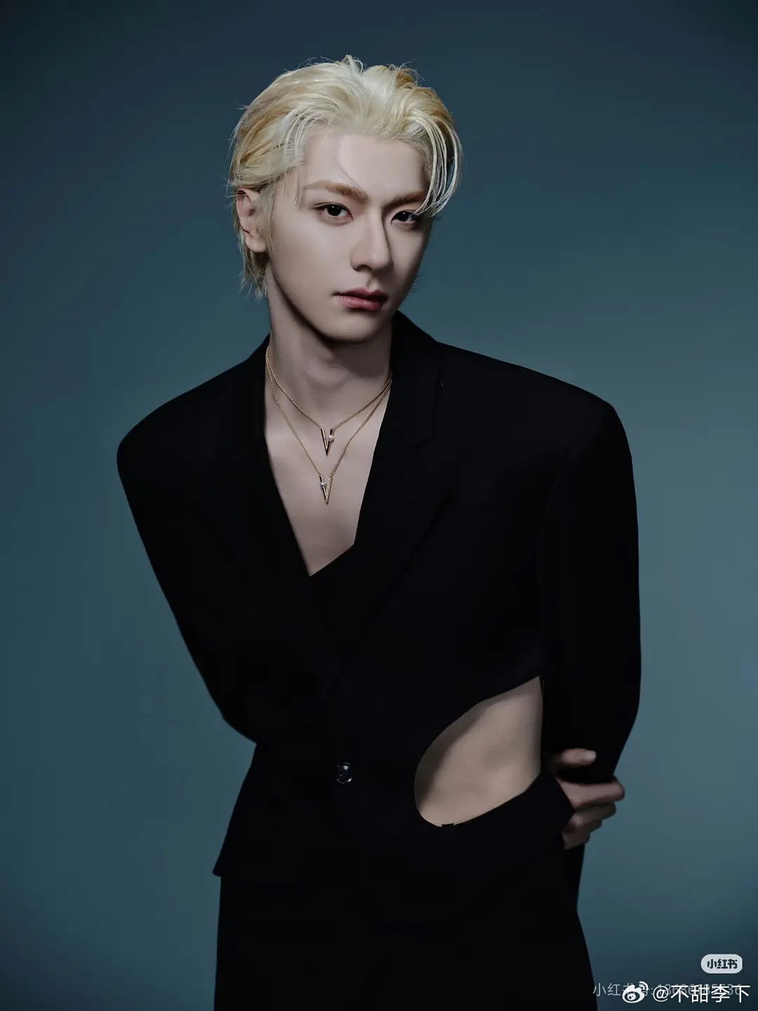 难看，显得鼻子更加雷霆 