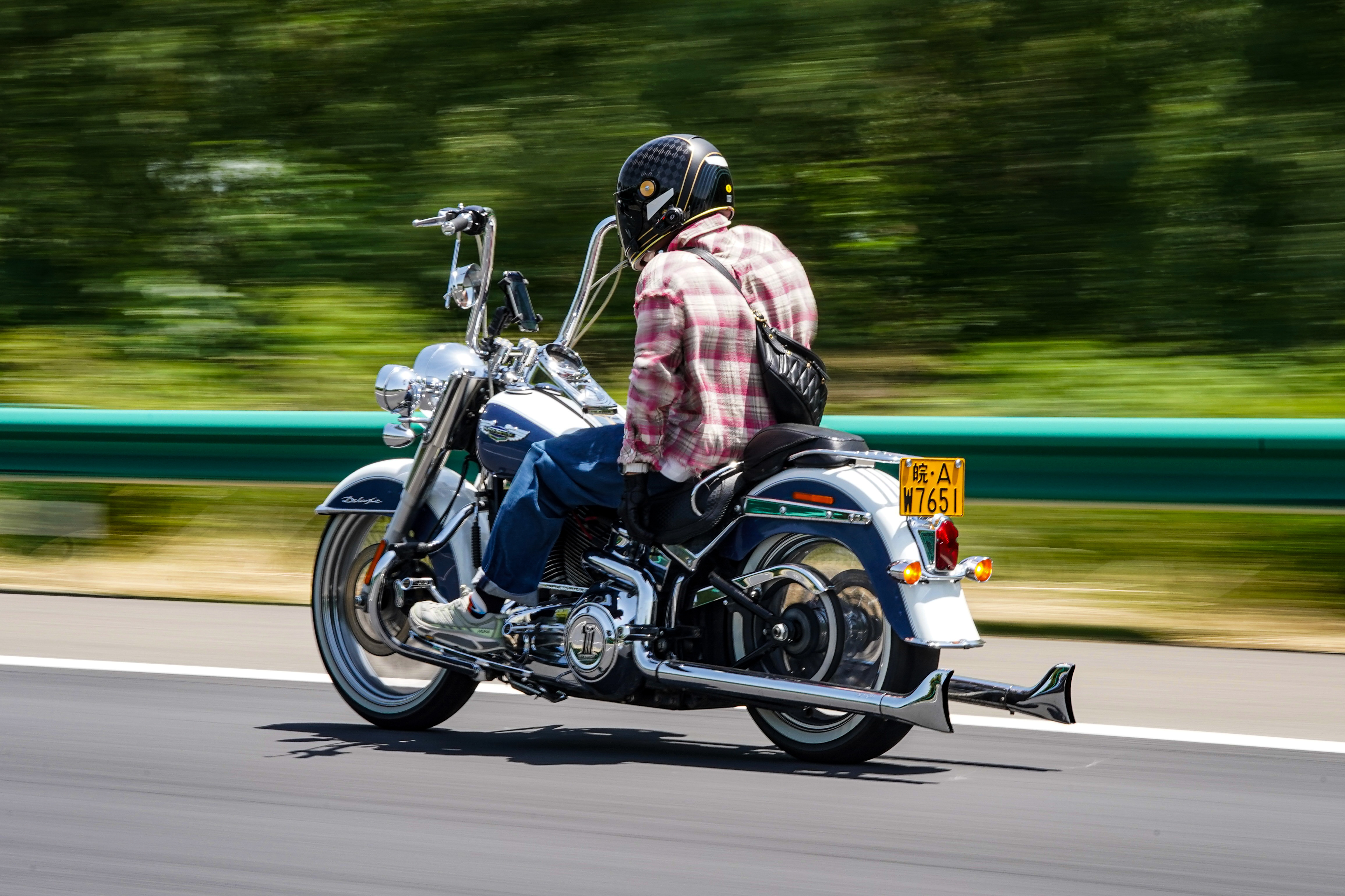 不说了，作为摩友，我必须支持，第一台国产摩托车，即便我更喜欢美系车
